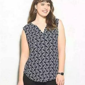 DRESSBARN GEOMETRIC NAVY PRINTED SLEEVELESS BLOUSE
